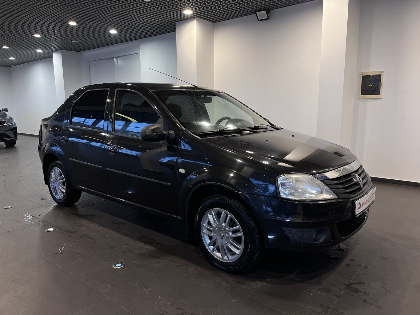 RENAULT LOGAN