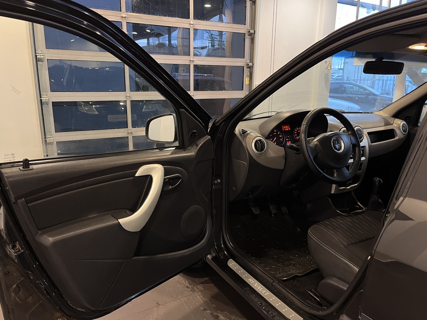 RENAULT LOGAN