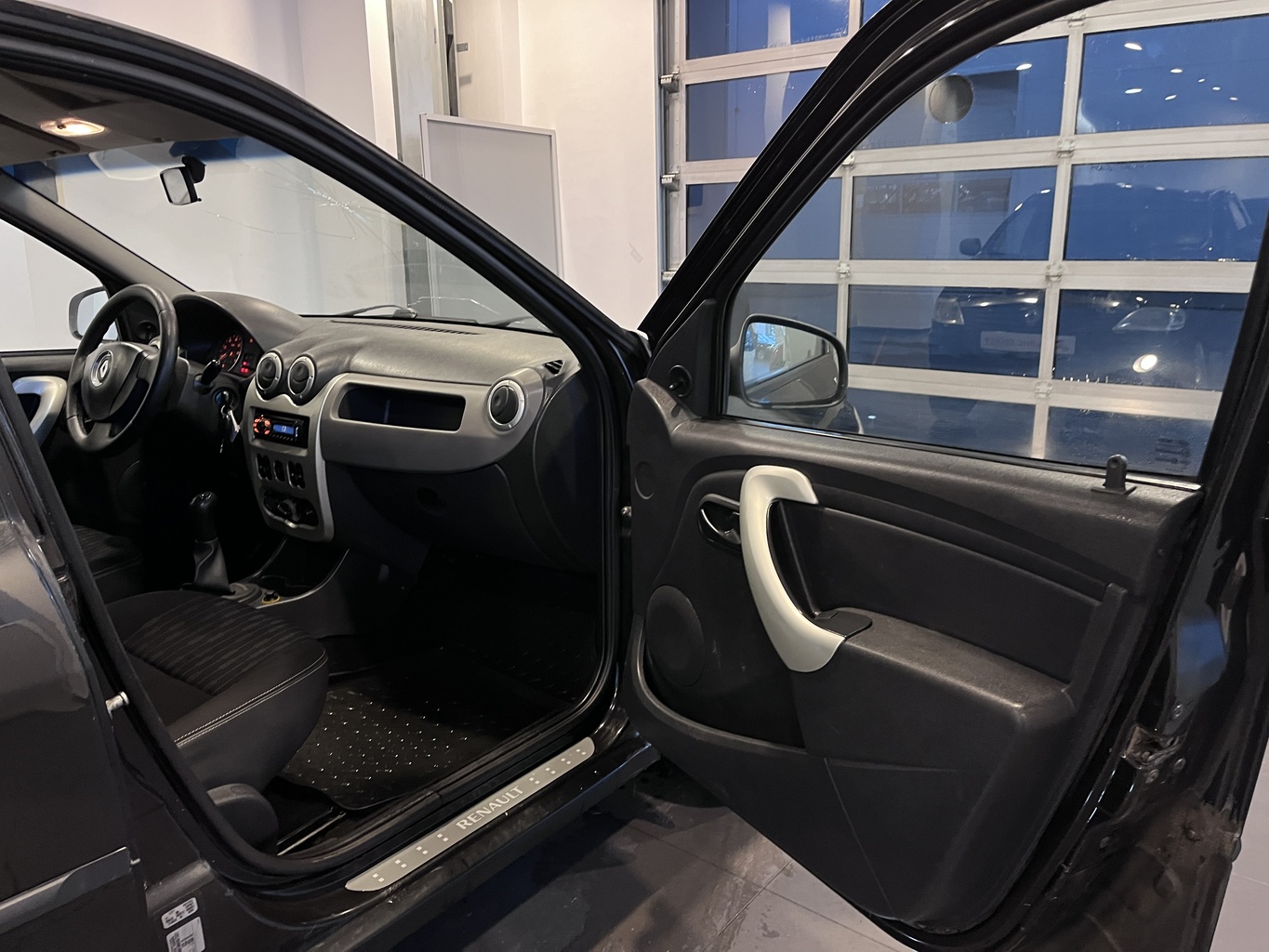RENAULT LOGAN