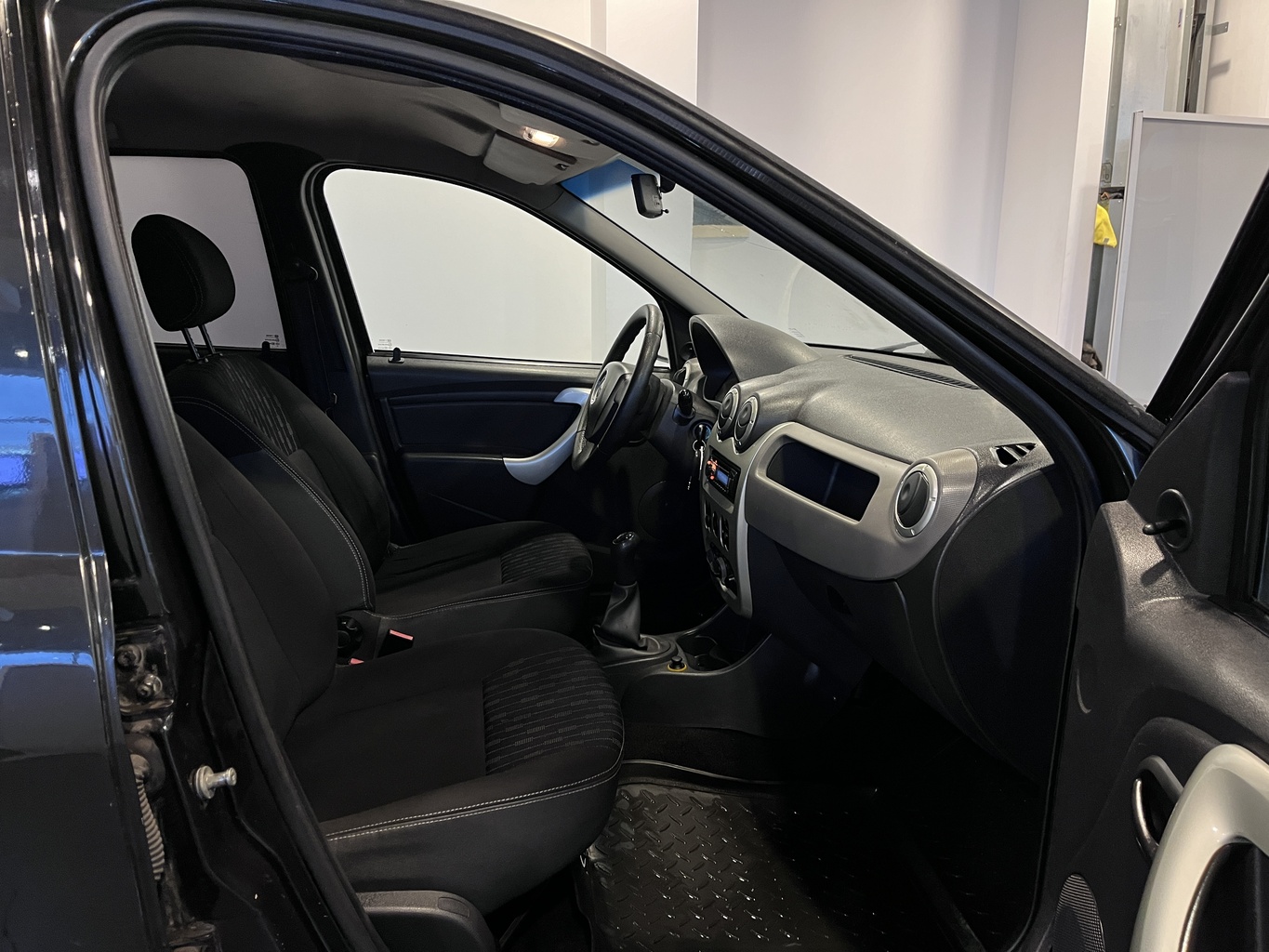 RENAULT LOGAN