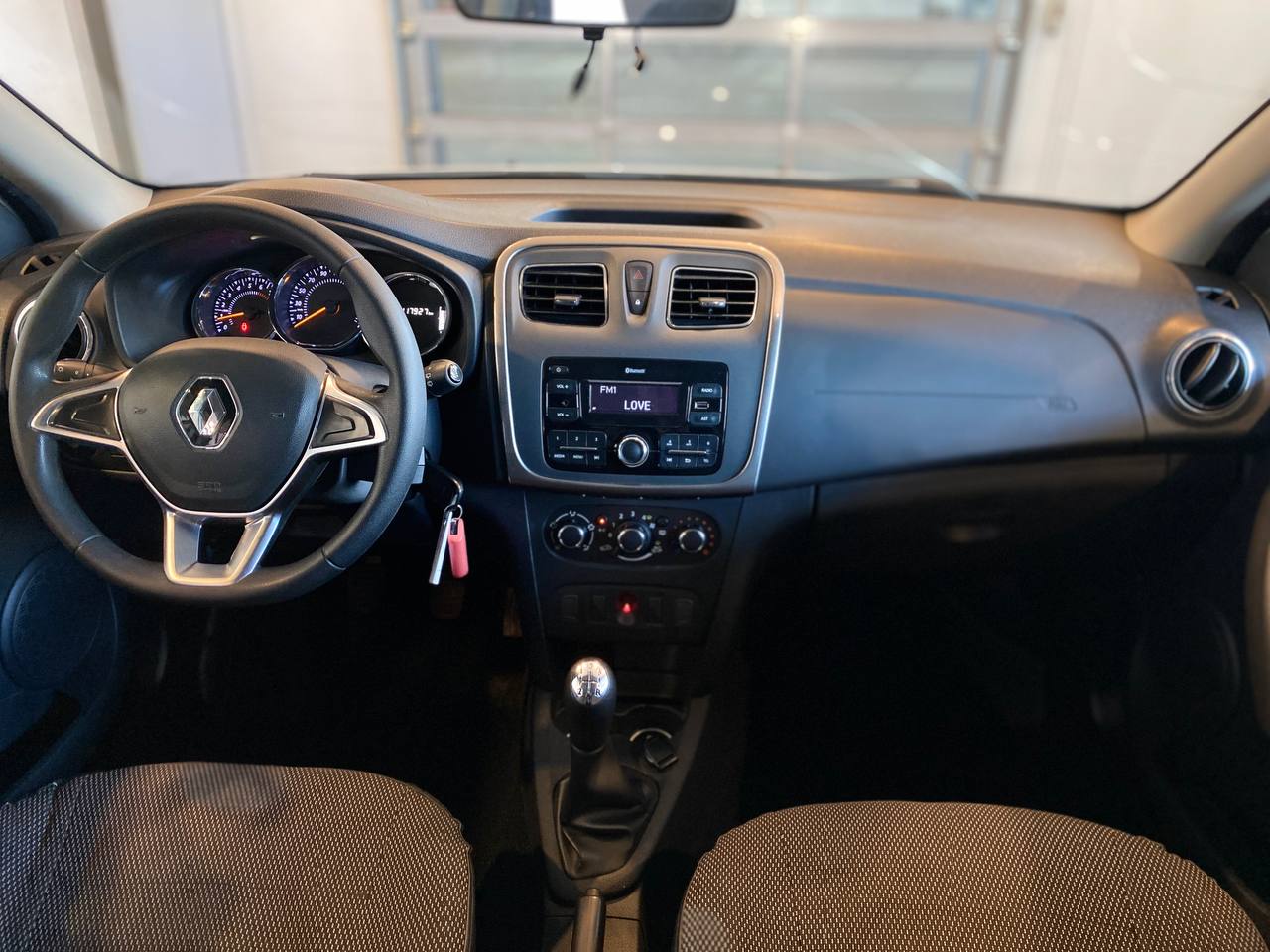 RENAULT SANDERO