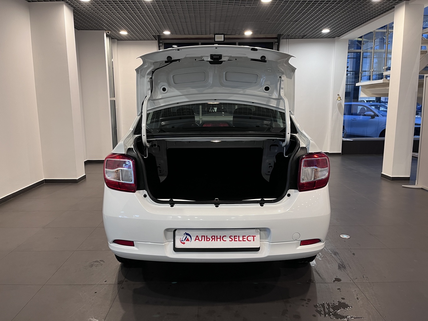 RENAULT LOGAN