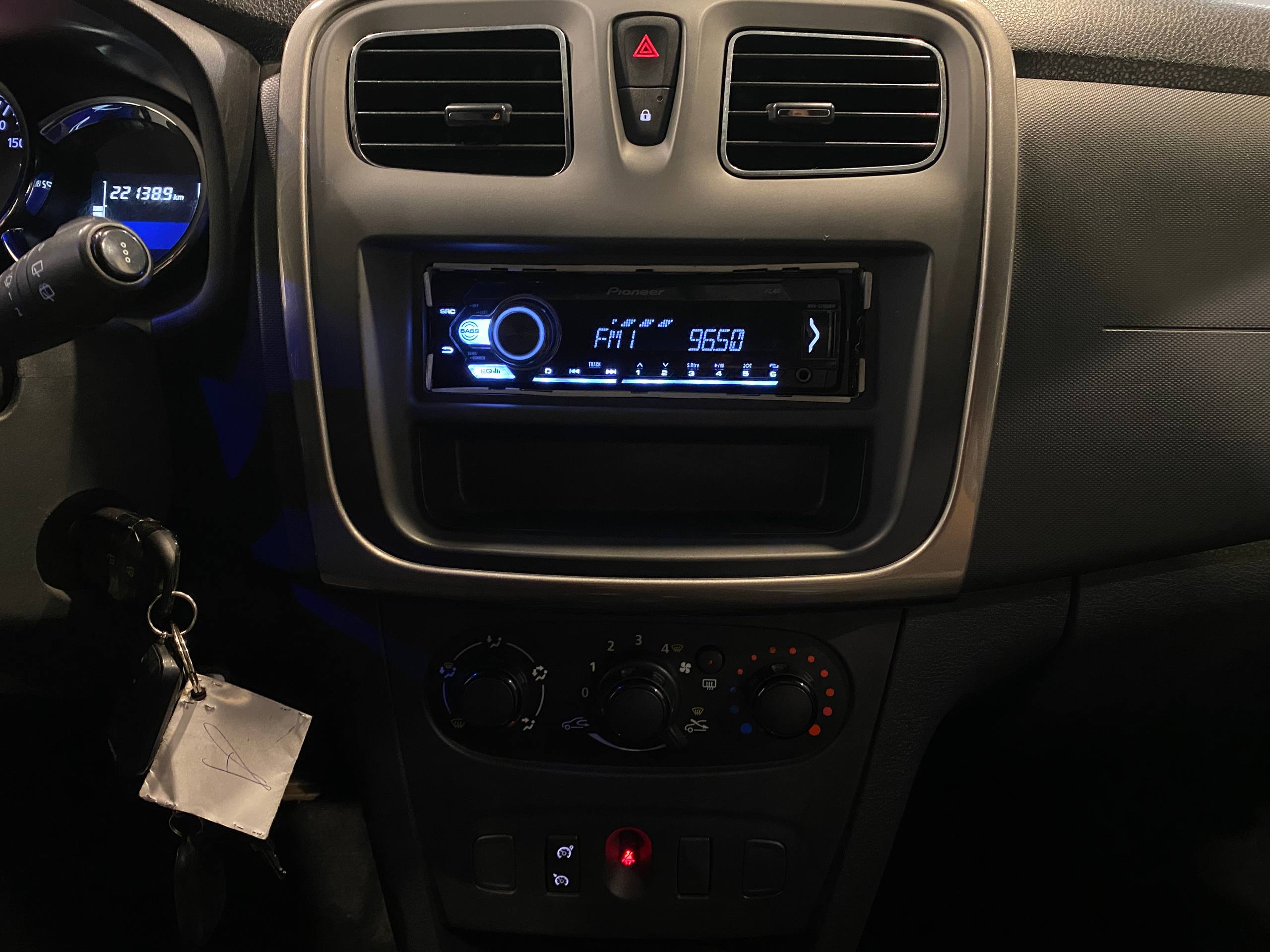 RENAULT SANDERO