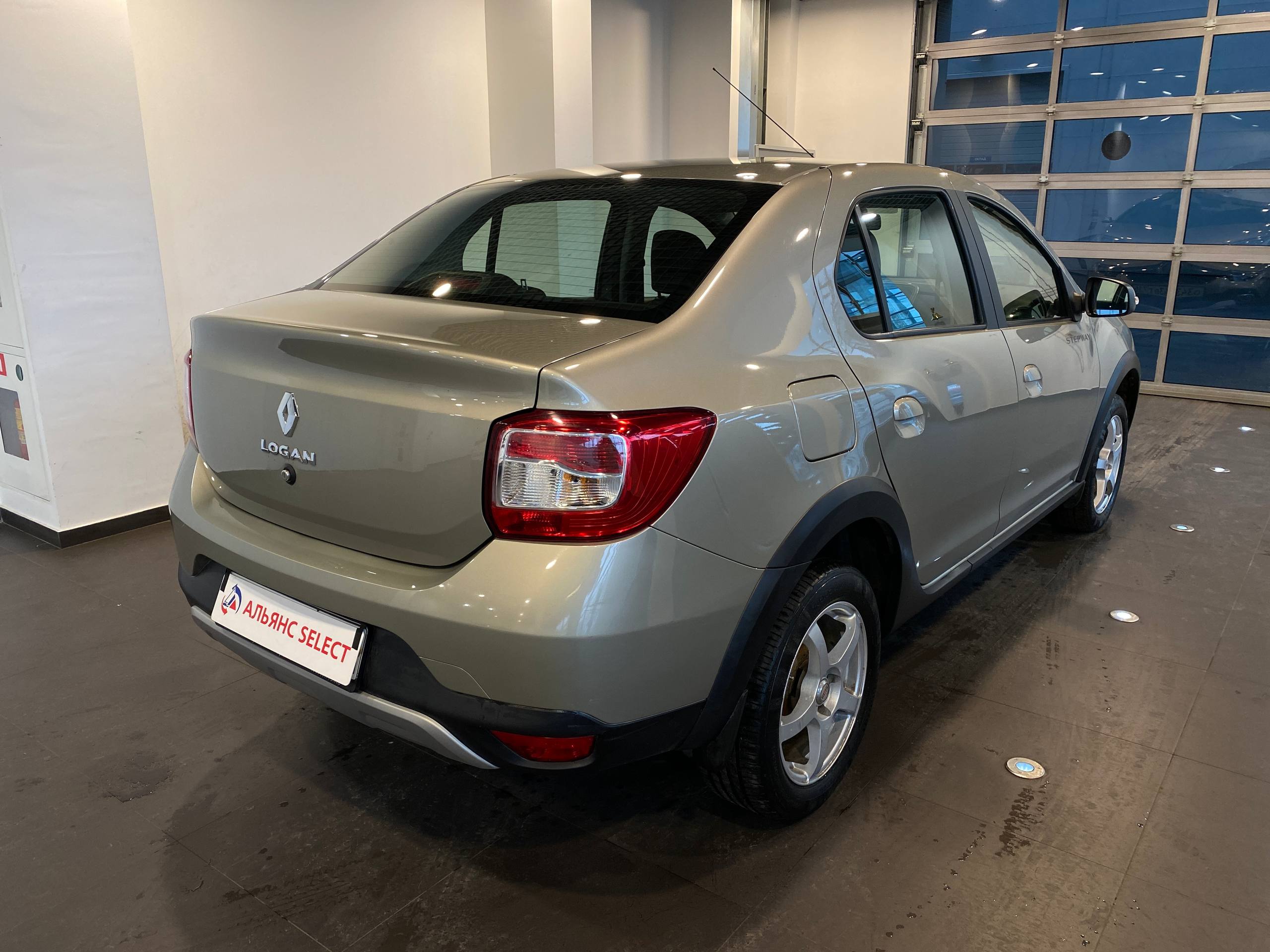 RENAULT LOGAN