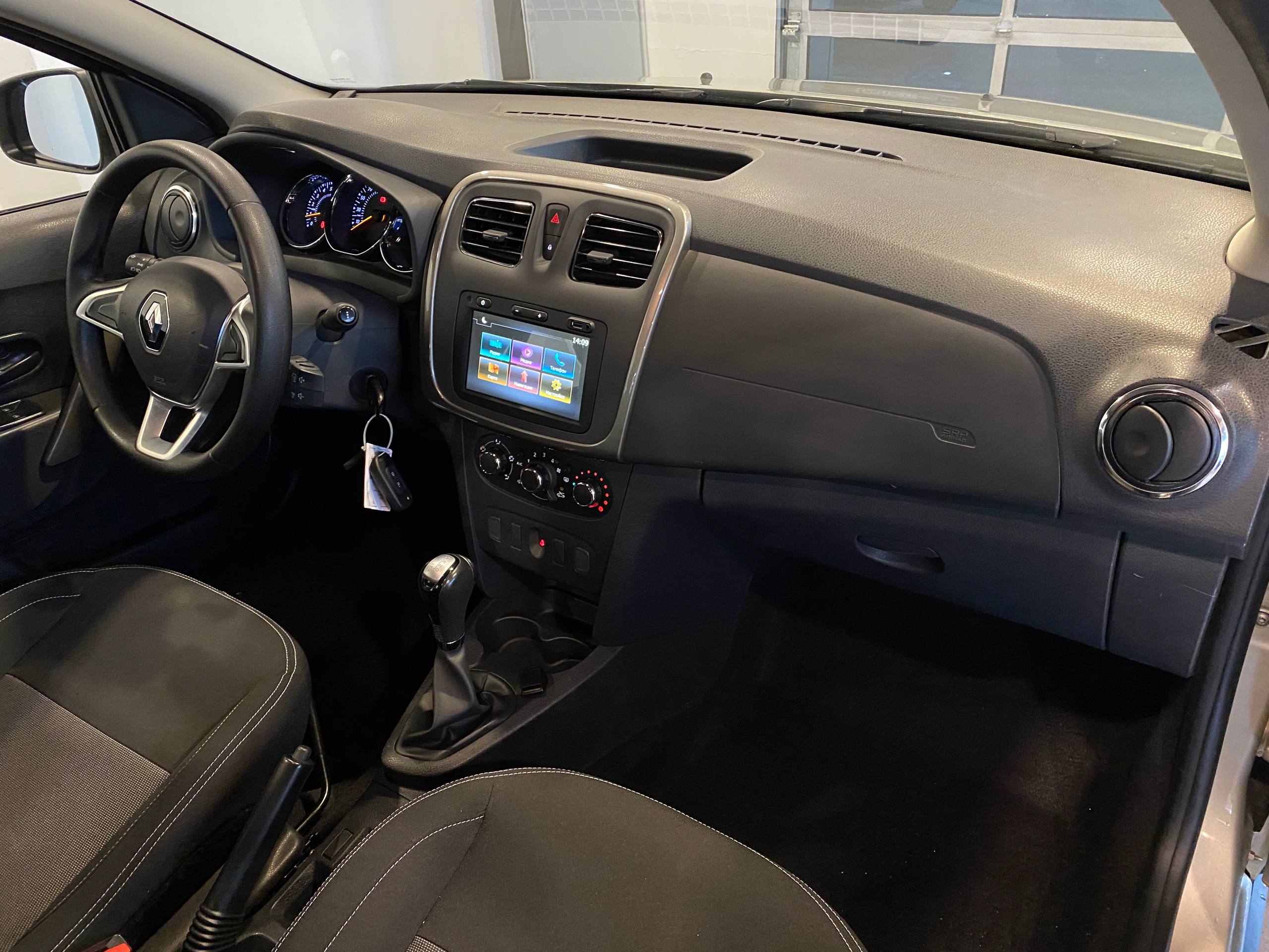 RENAULT LOGAN
