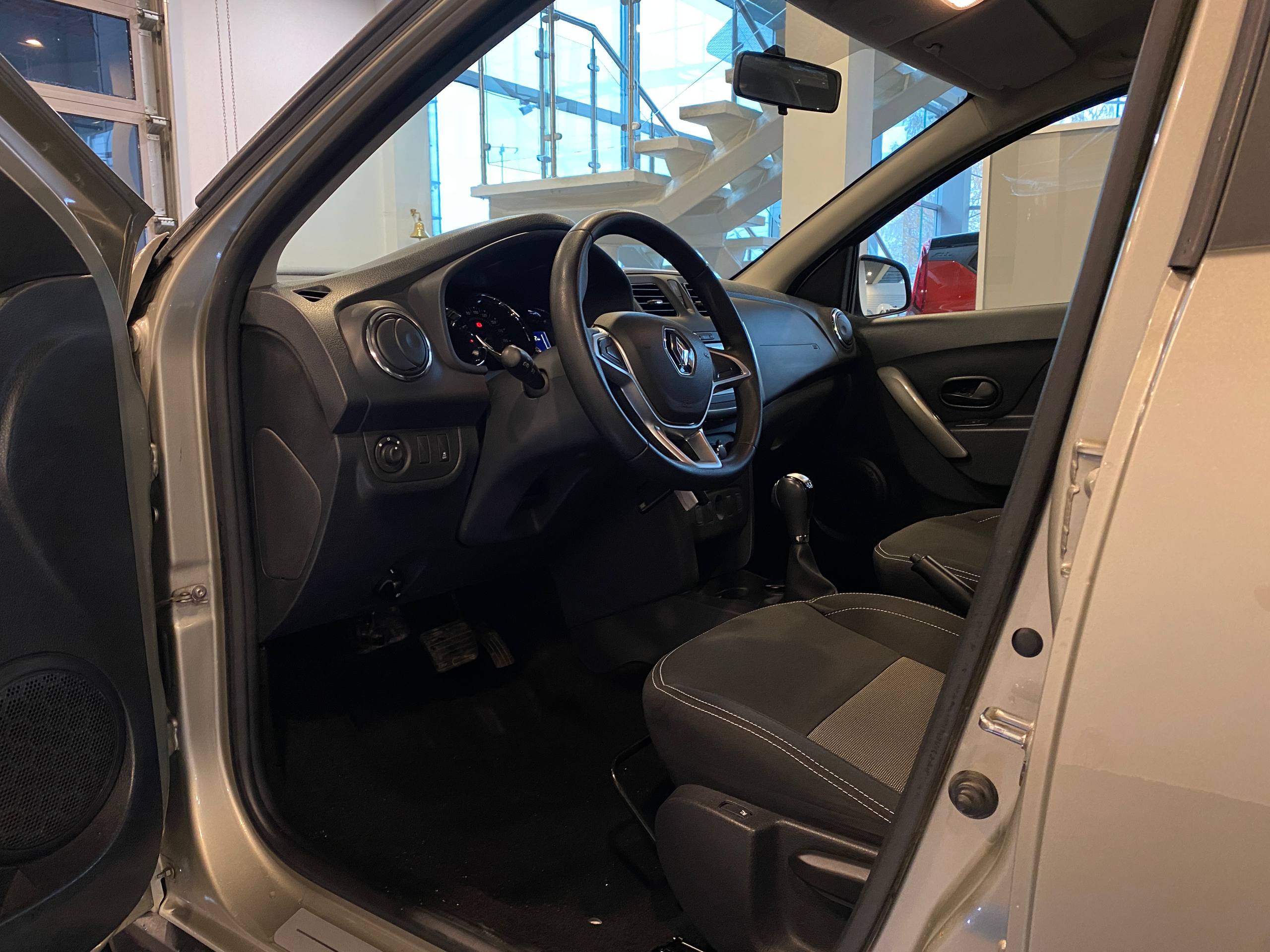 RENAULT LOGAN