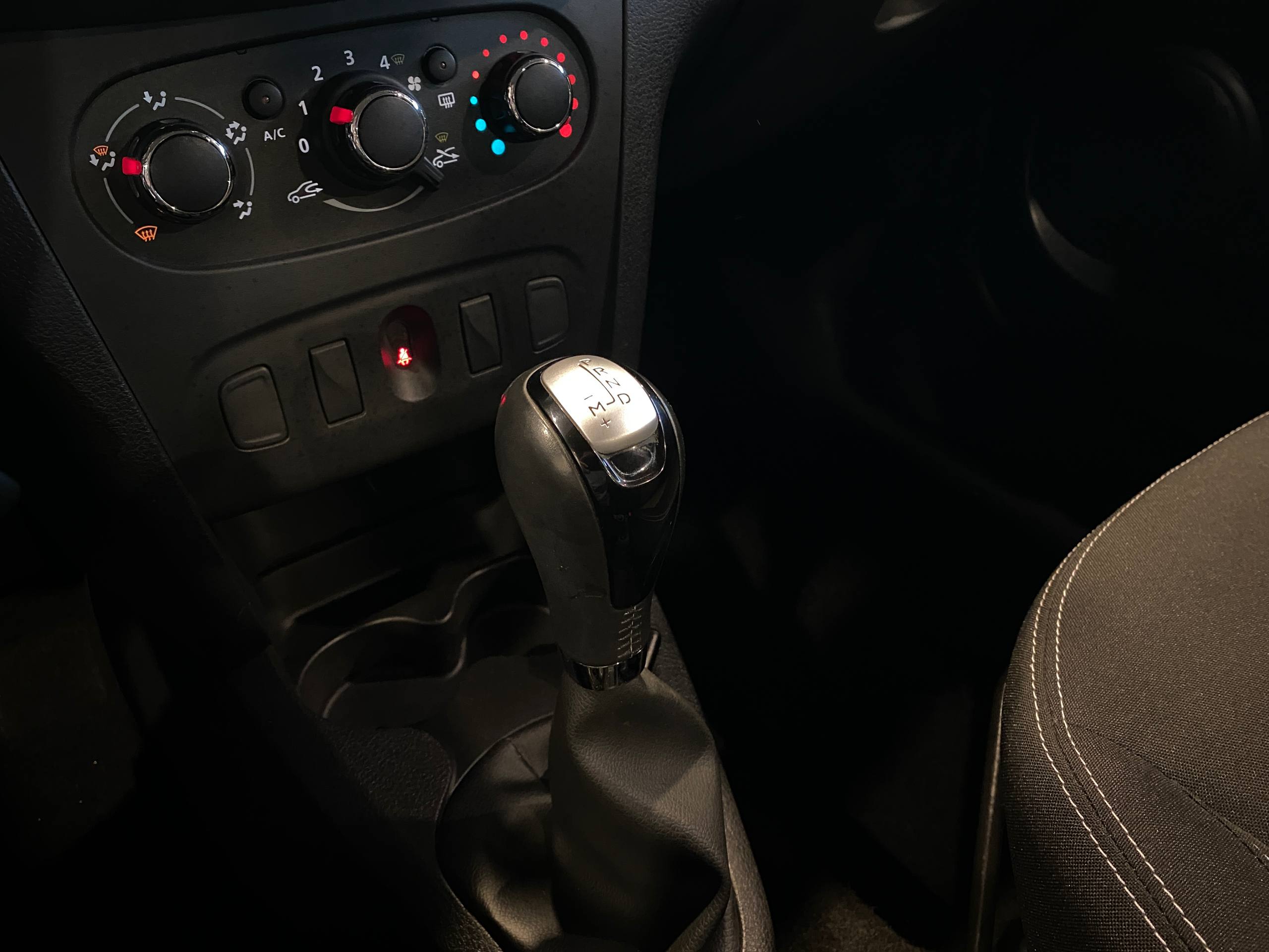 RENAULT LOGAN