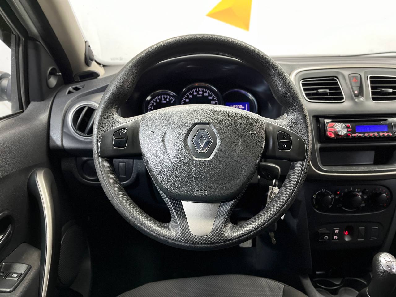 RENAULT SANDERO