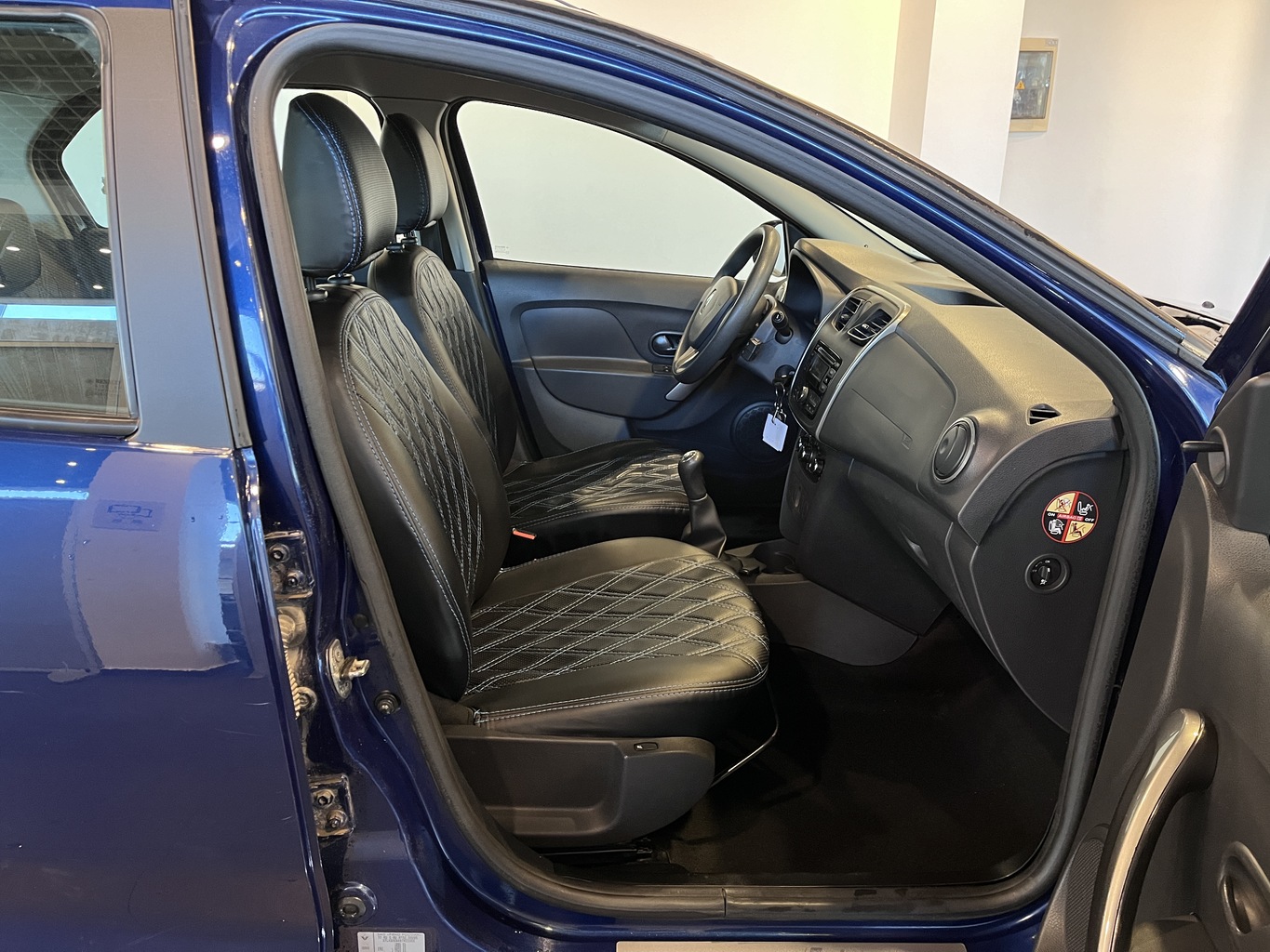 RENAULT LOGAN