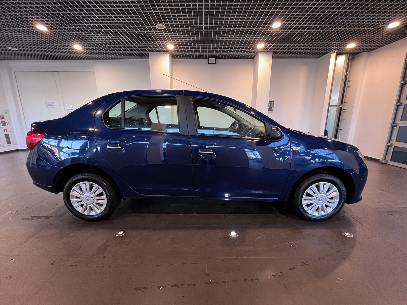 RENAULT LOGAN