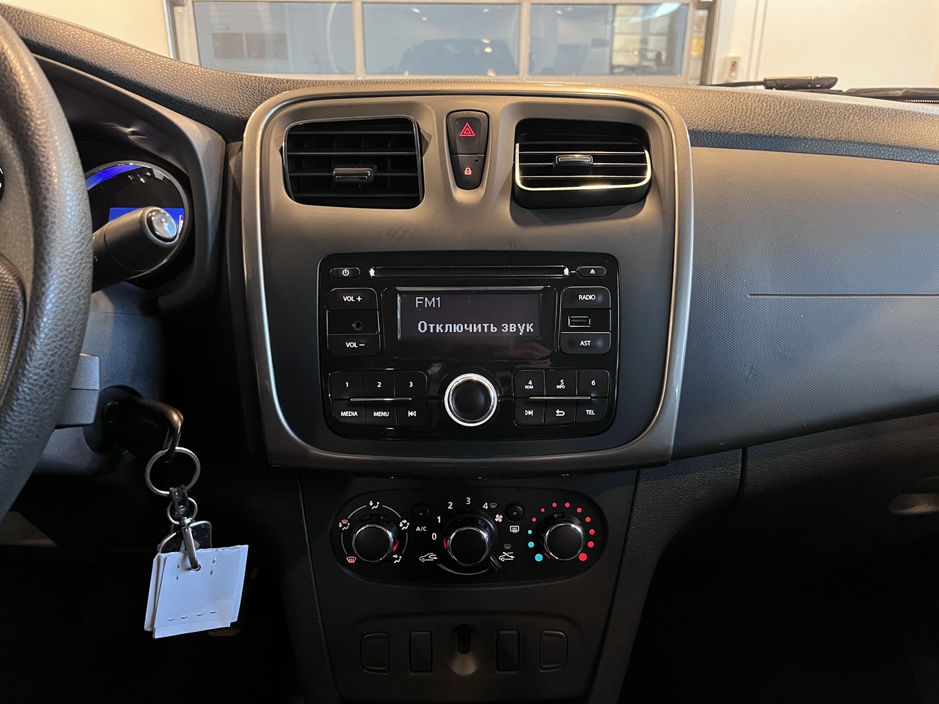 RENAULT LOGAN
