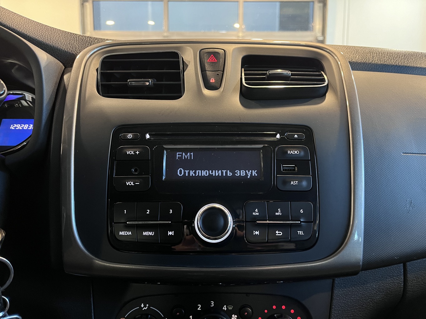 RENAULT LOGAN