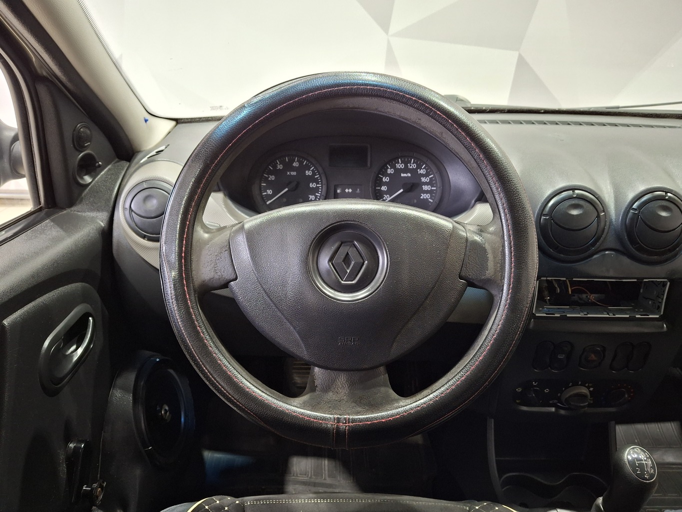 RENAULT LOGAN