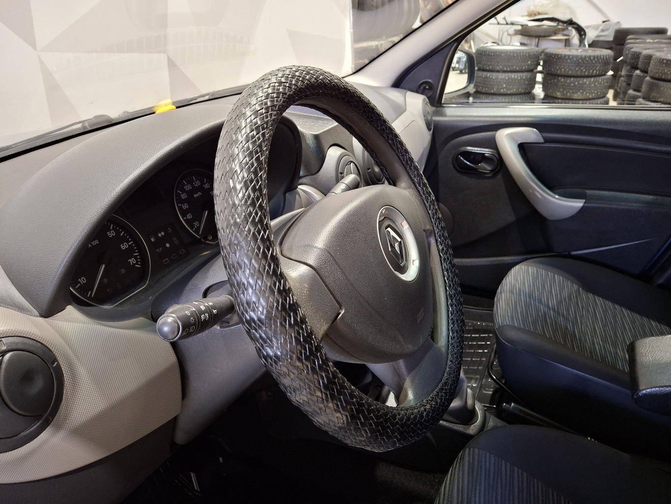 RENAULT LOGAN