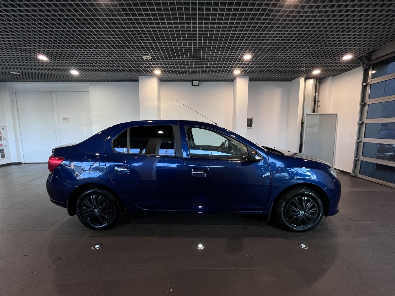 RENAULT LOGAN