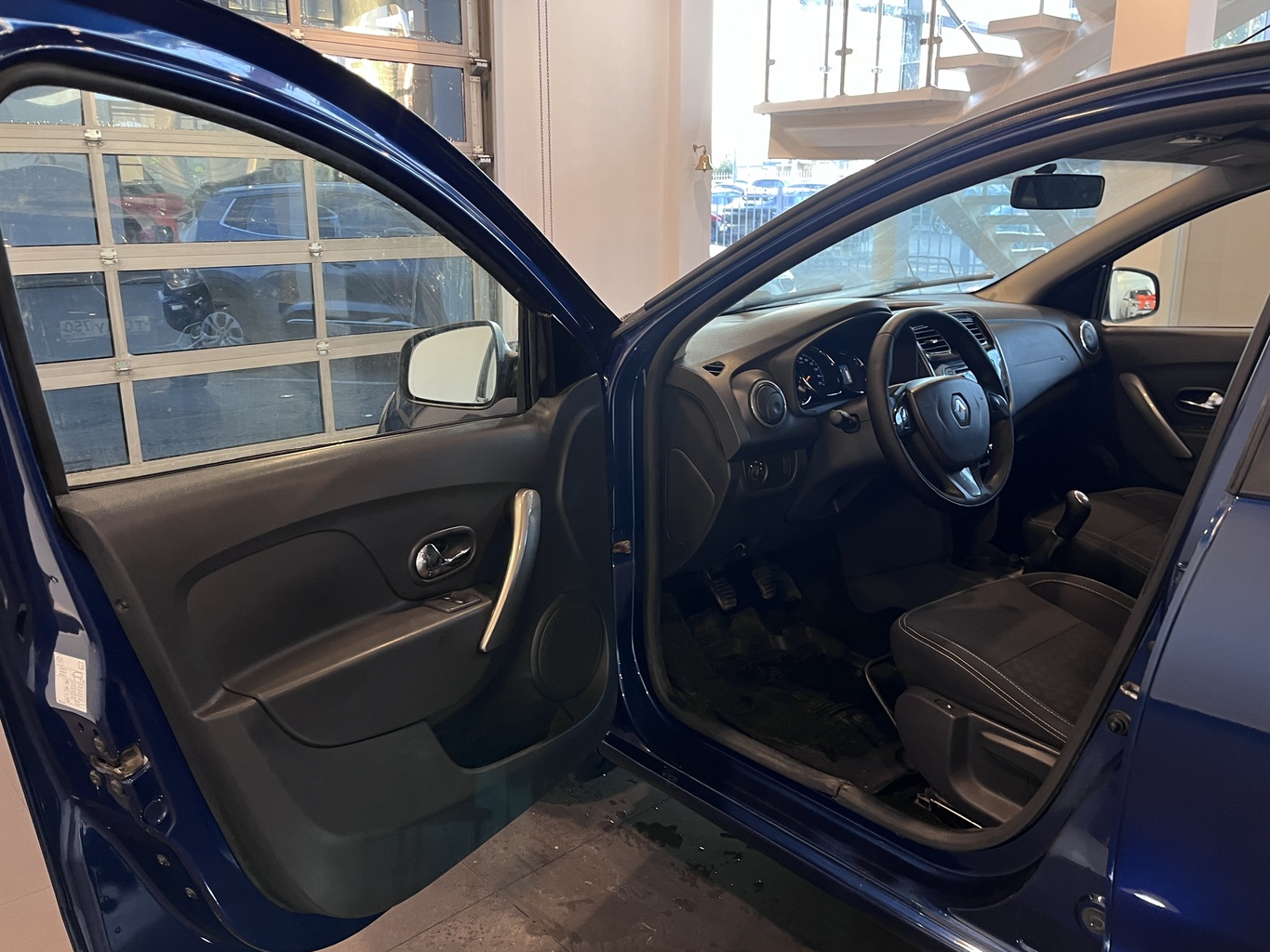 RENAULT LOGAN