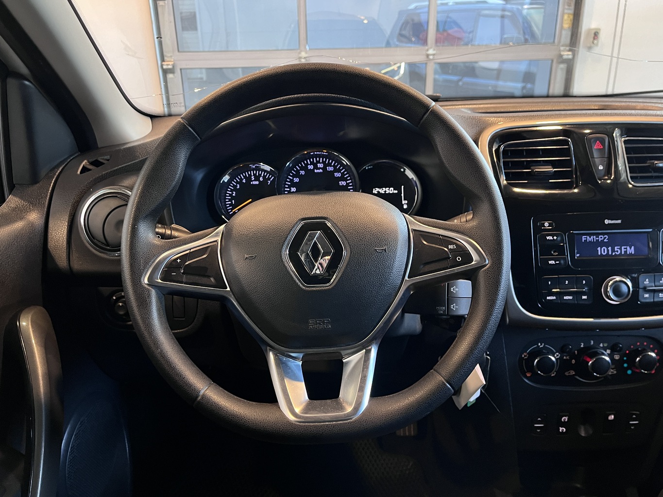 RENAULT LOGAN