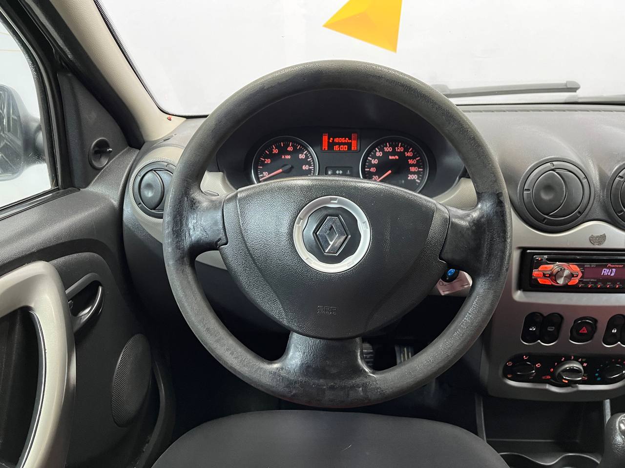 RENAULT LOGAN