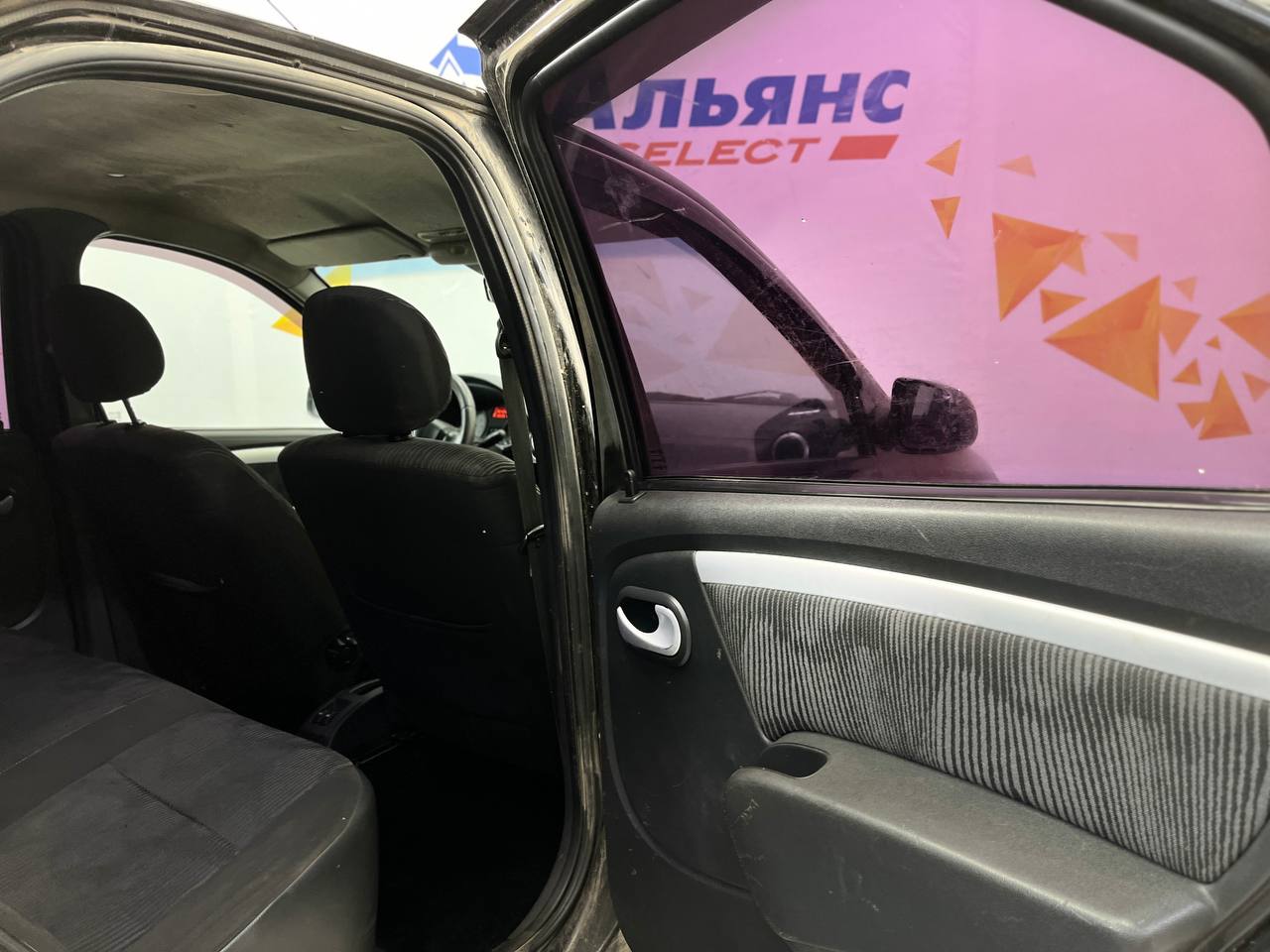 RENAULT LOGAN