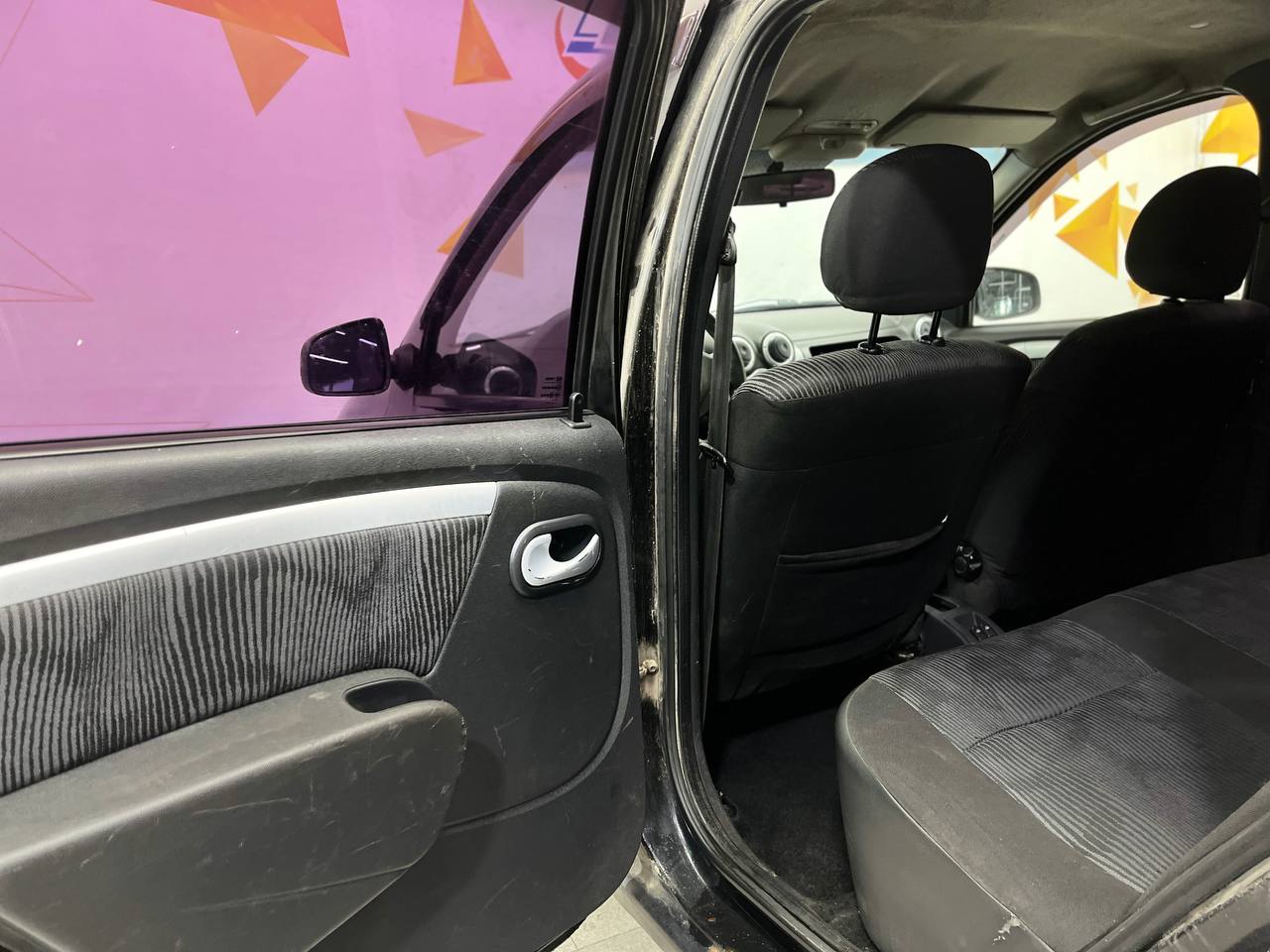 RENAULT LOGAN