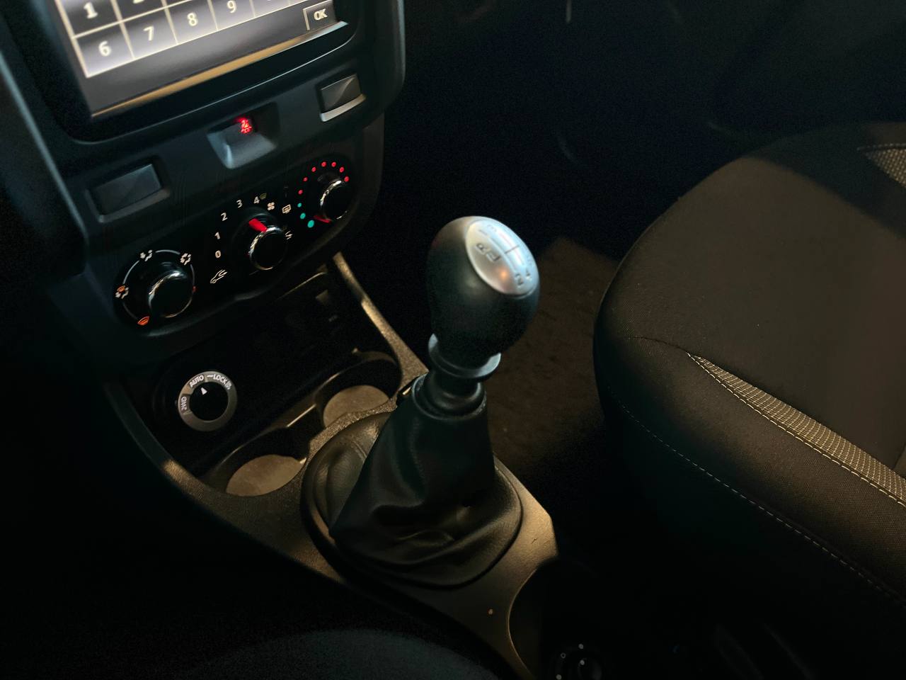 RENAULT DUSTER