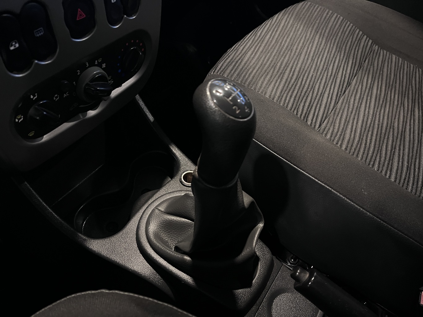 RENAULT LOGAN