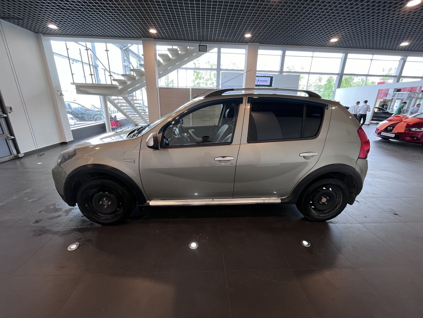 RENAULT SANDERO