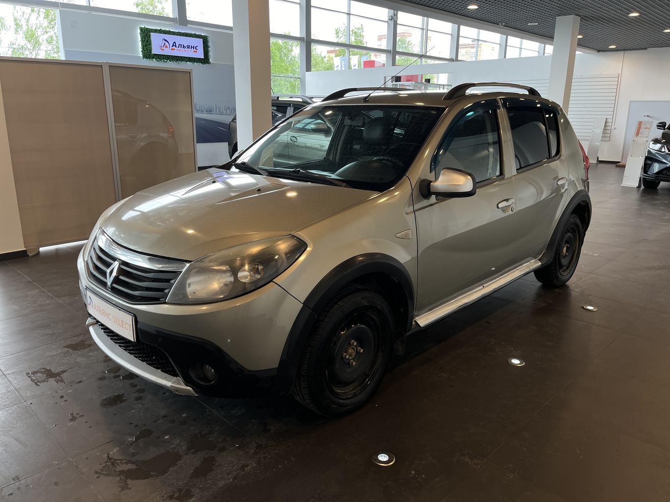 RENAULT SANDERO