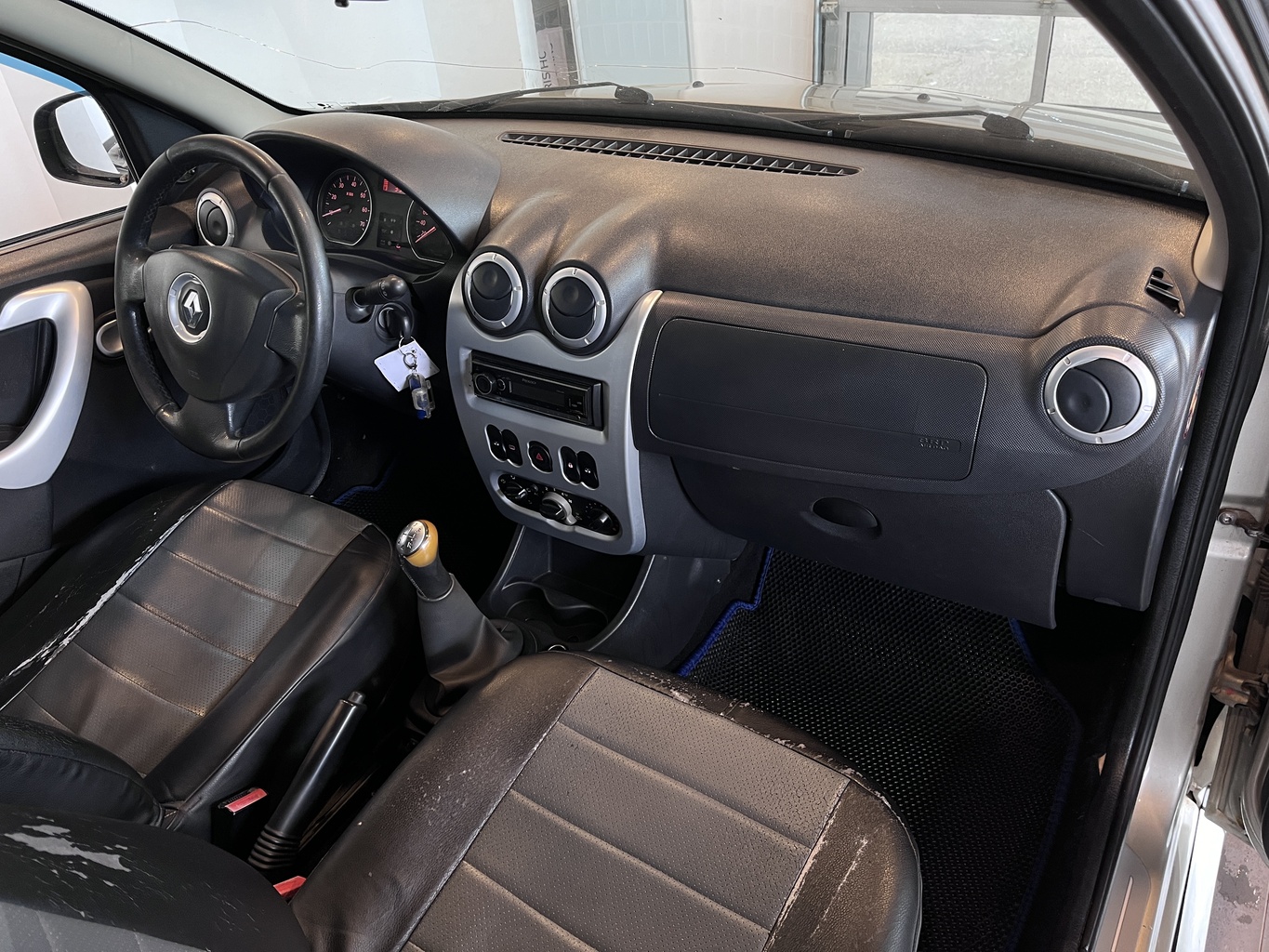 RENAULT SANDERO