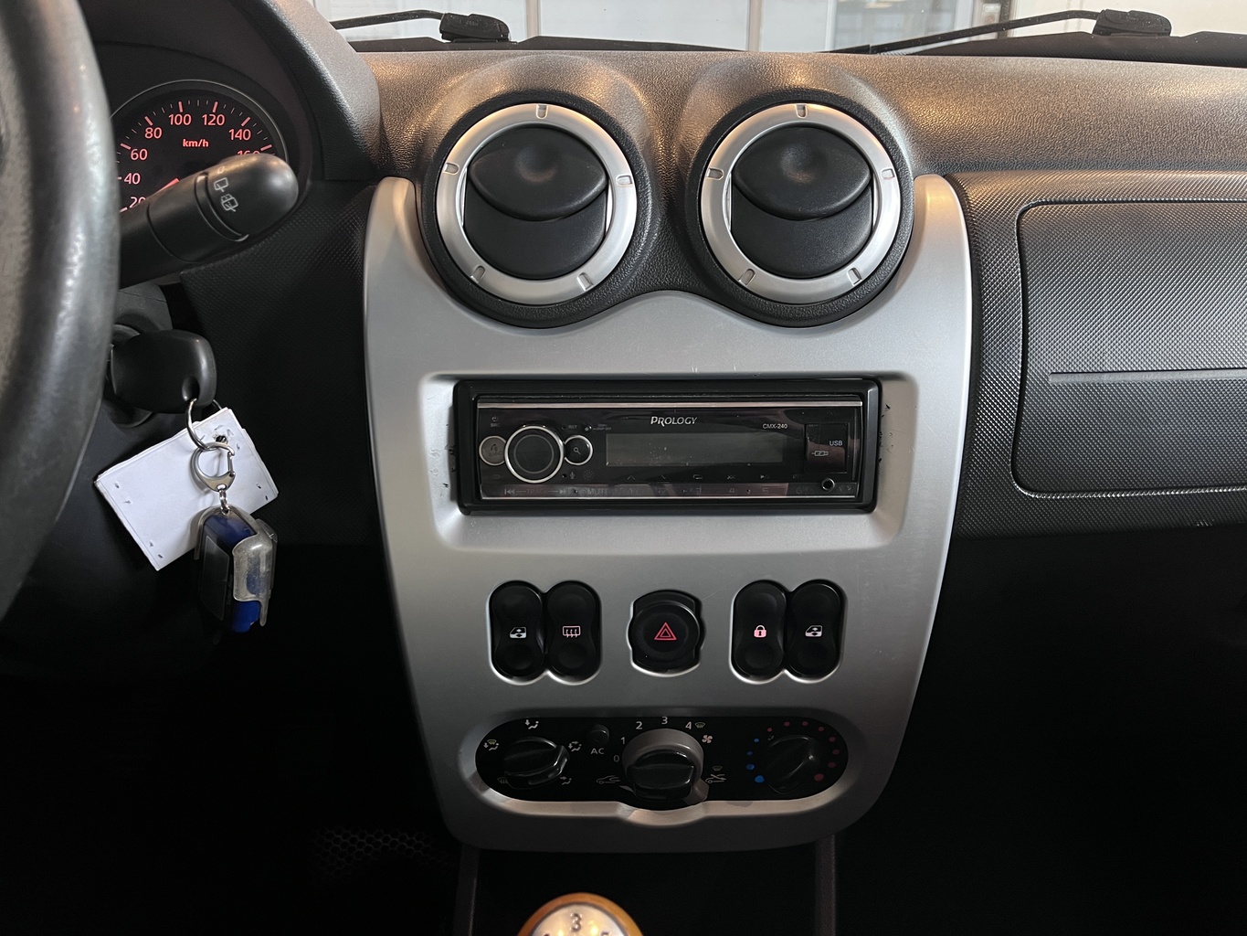 RENAULT SANDERO