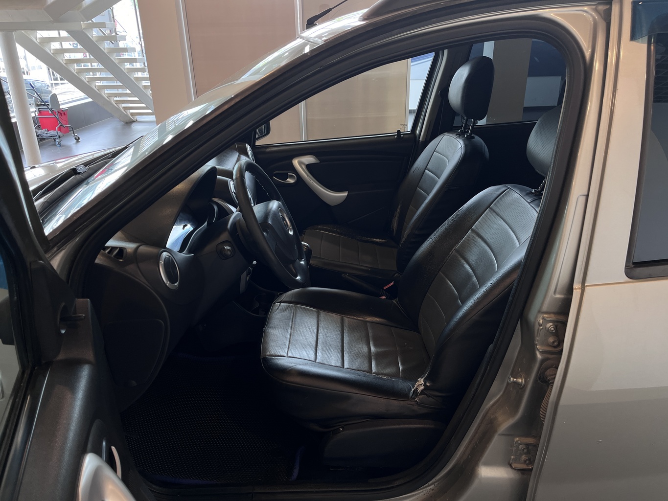 RENAULT SANDERO