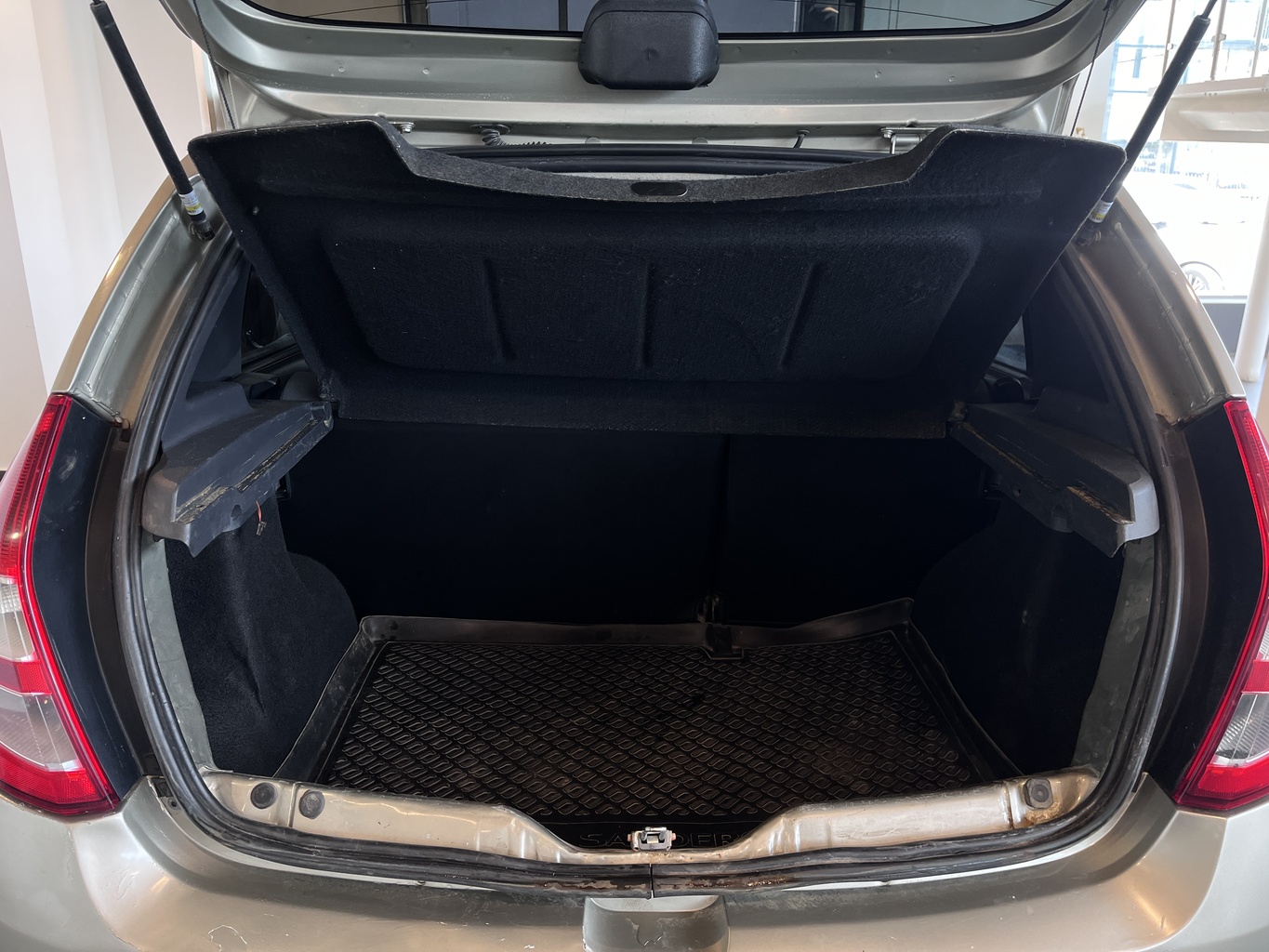 RENAULT SANDERO