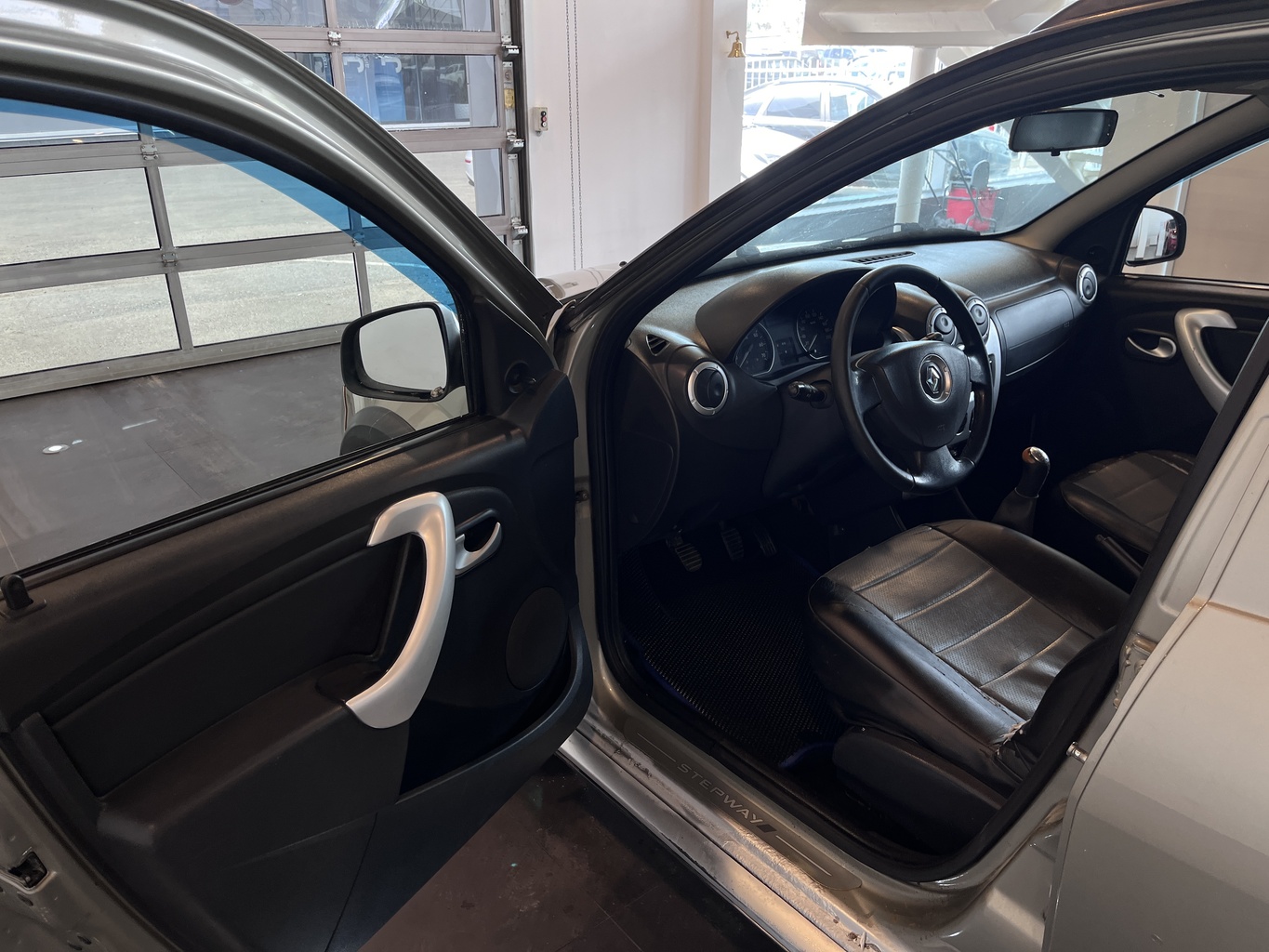 RENAULT SANDERO