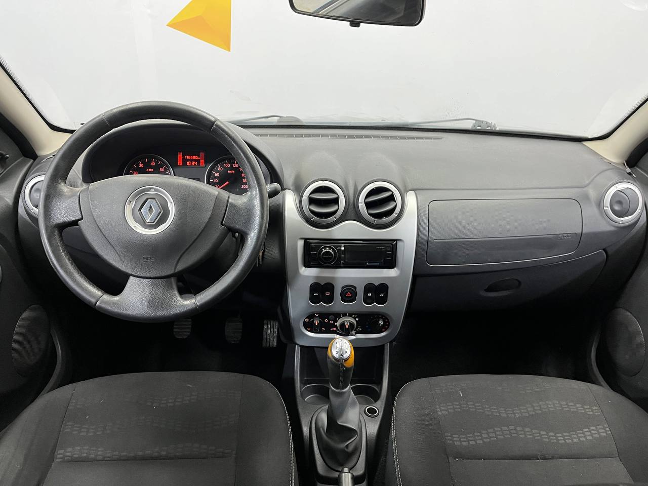 RENAULT SANDERO