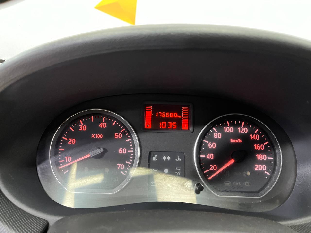 RENAULT SANDERO