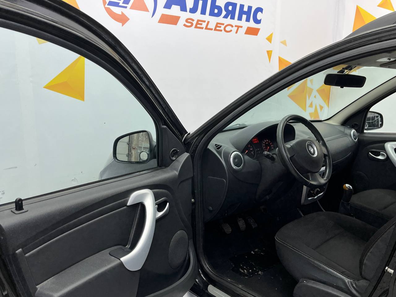 RENAULT SANDERO