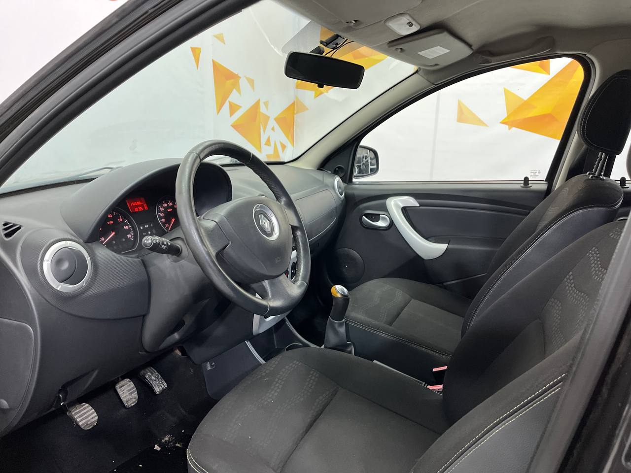 RENAULT SANDERO