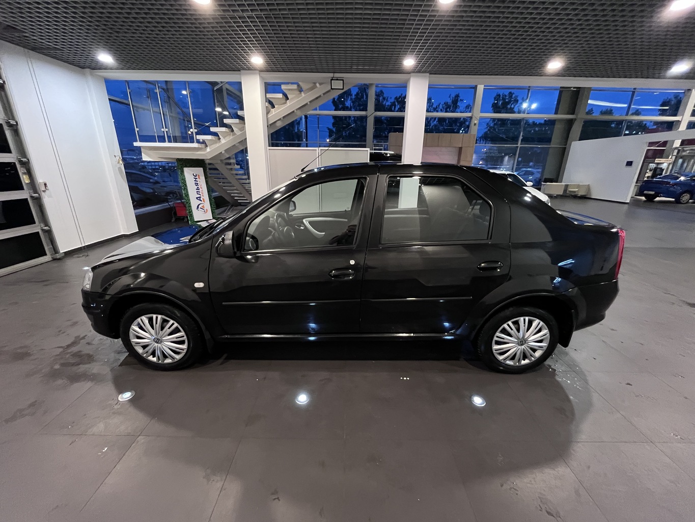 RENAULT LOGAN