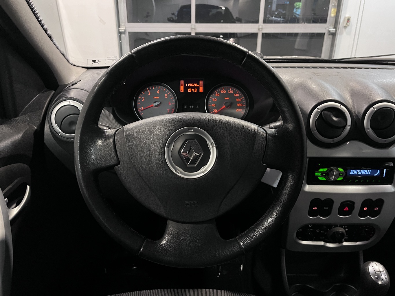 RENAULT LOGAN