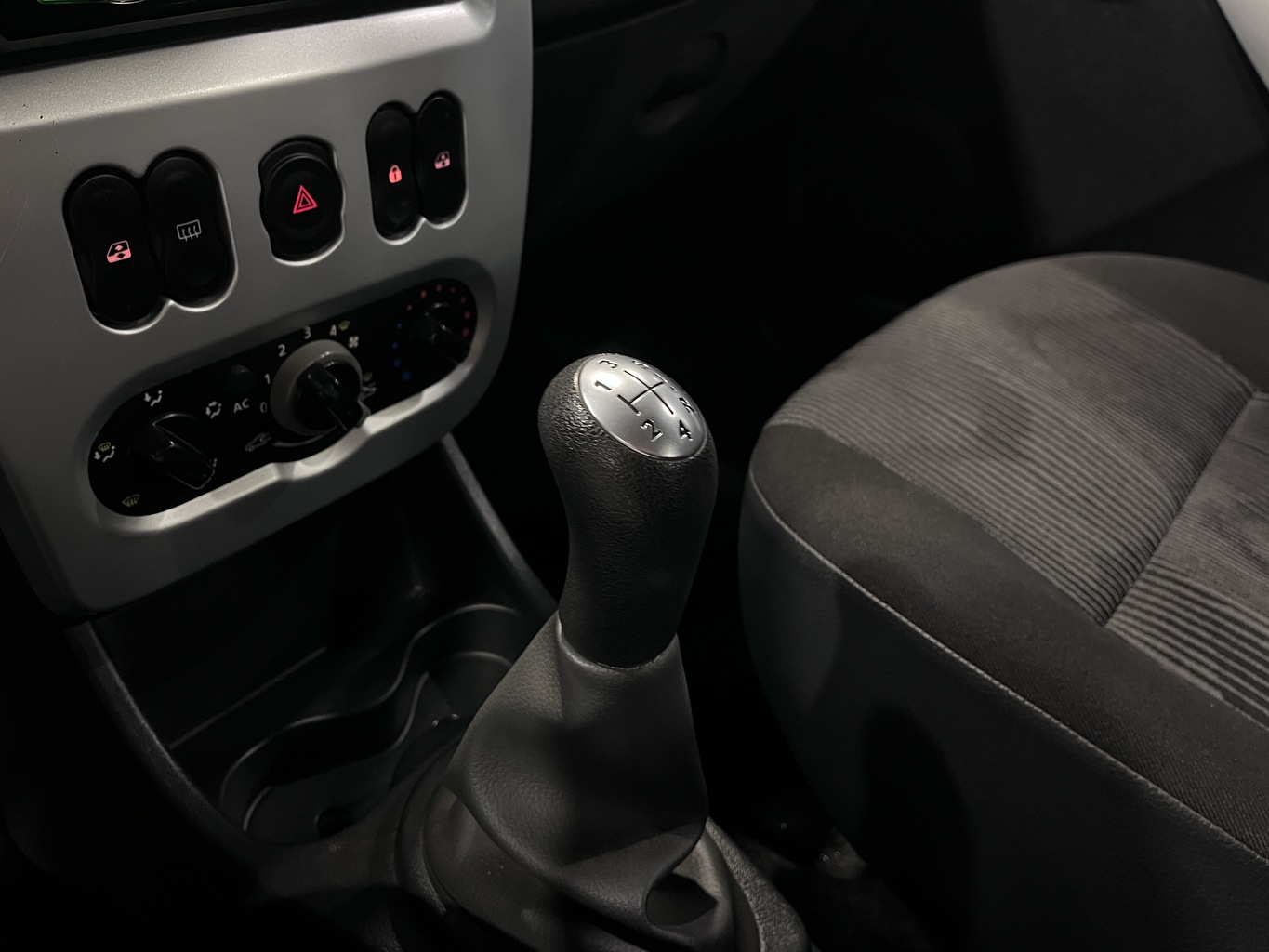 RENAULT LOGAN