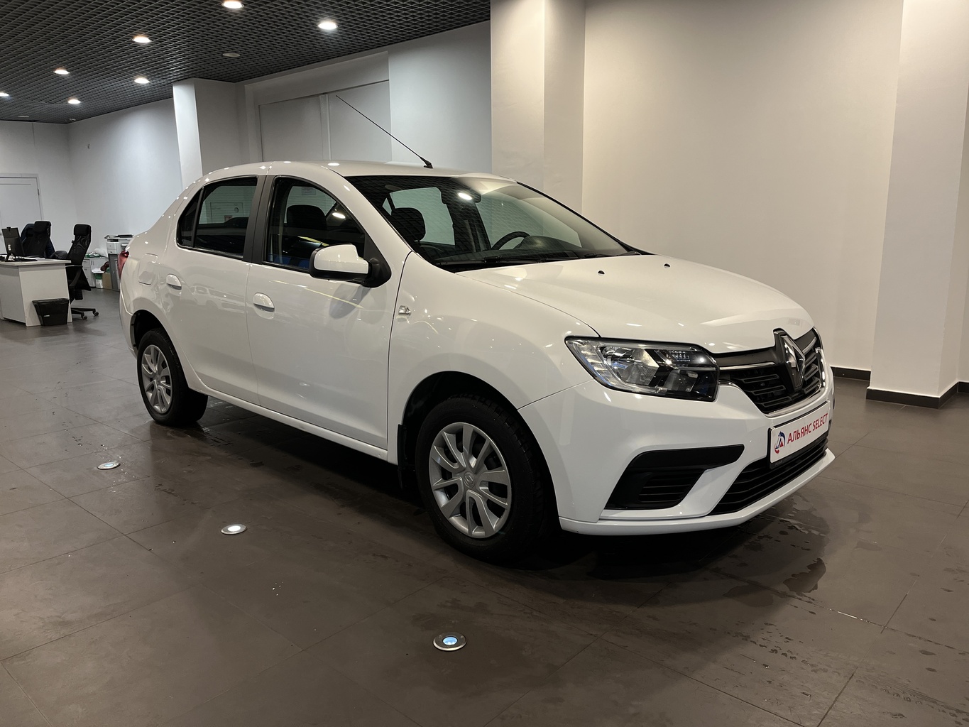RENAULT LOGAN