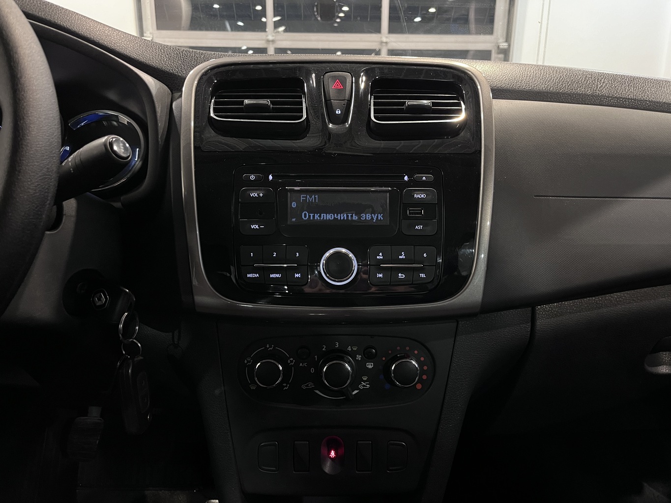 RENAULT LOGAN