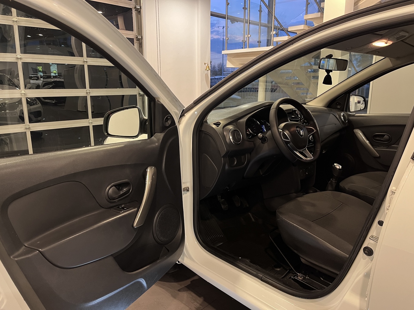 RENAULT LOGAN