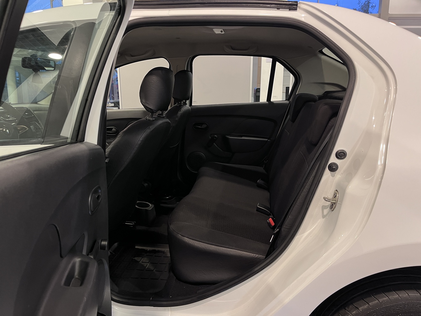 RENAULT LOGAN