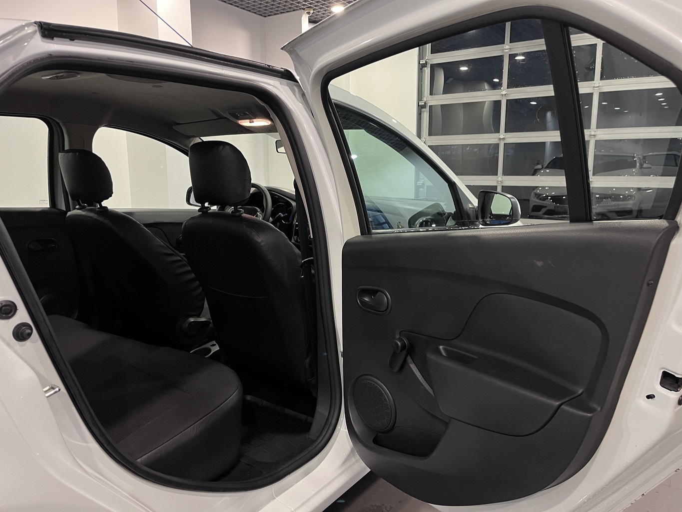 RENAULT LOGAN
