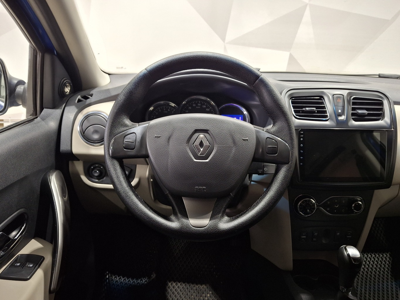 RENAULT LOGAN