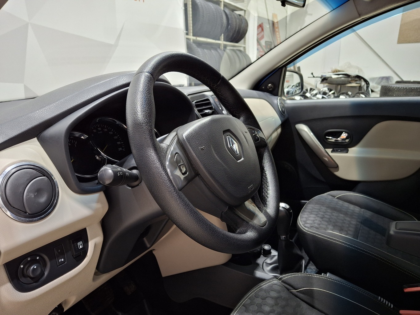 RENAULT LOGAN