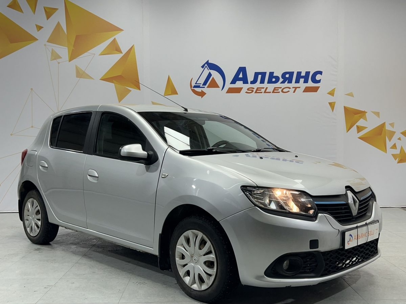 RENAULT SANDERO