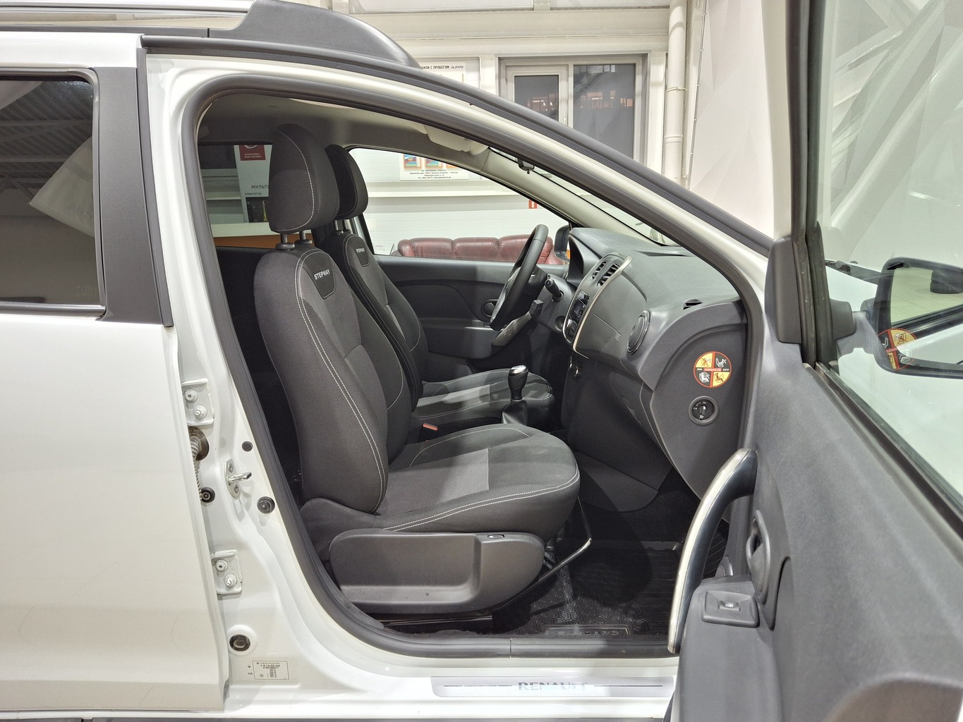 RENAULT SANDERO