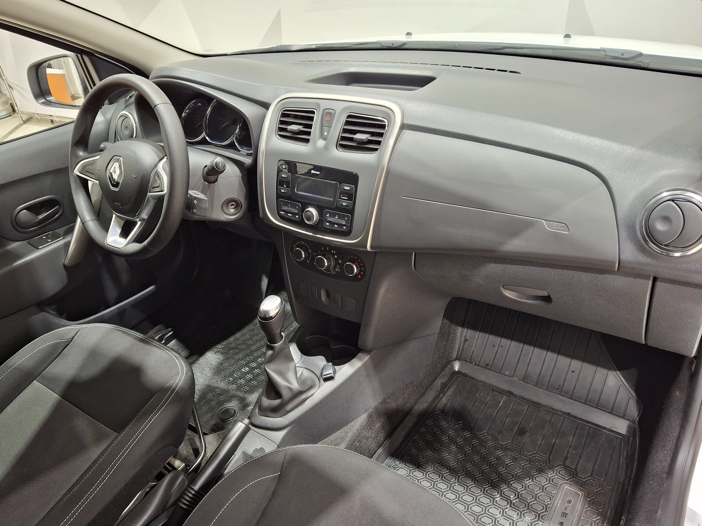 RENAULT SANDERO